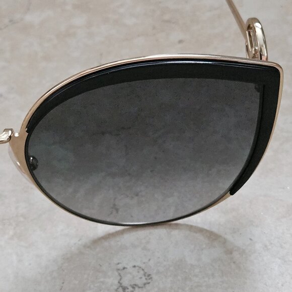 NWOT FENDI BUTTERFLY ITALY BLACK GOLD CAT EYE METAL F LOGO OVERSIZED SUNGLASSES